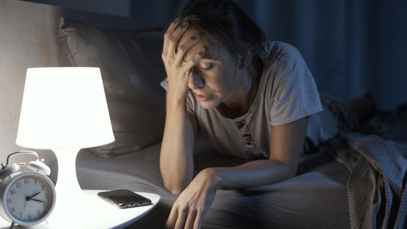 Uykuya Geçişi Zorlaştıran Aşırı Düşünmenin Yatıştırılması