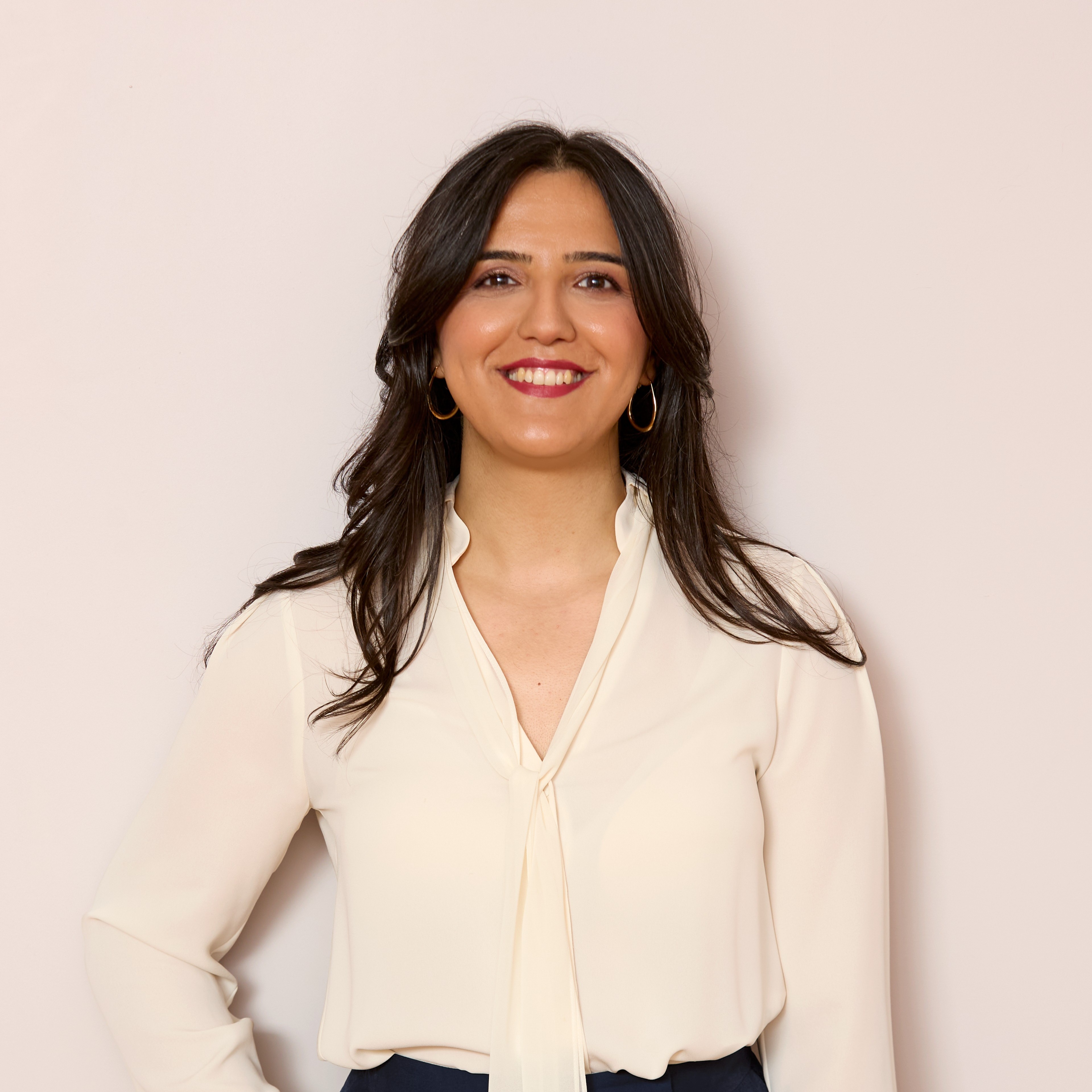 Emine ÖZKAN VEYSELGİL, MA